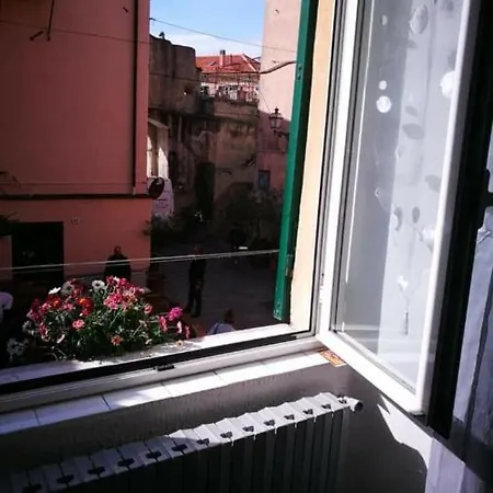 La Casa Sulla Piazzetta Apartment Albenga